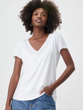 Splendid Kate V-Neck Tee NWT